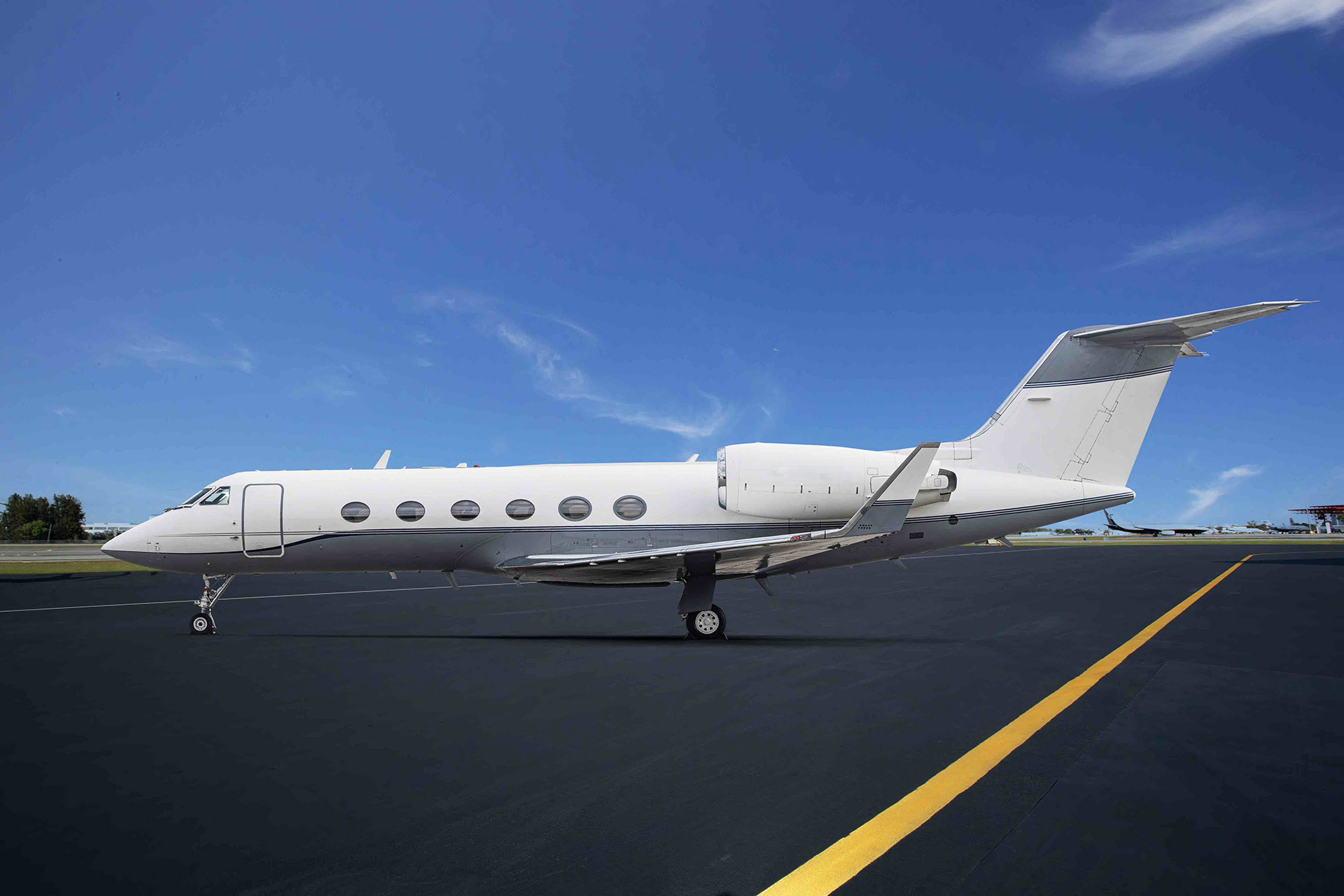 N39AV-exterior-horizontal-nr