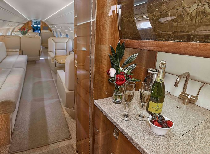 N11GW-interior-galley